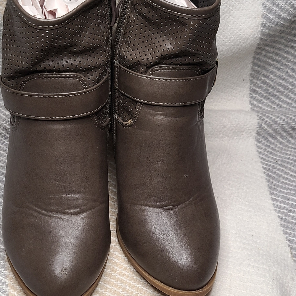 Boots - Picture 2 of 2